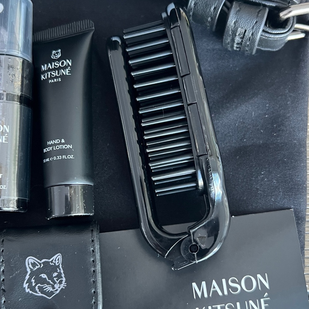 MAISON KITSUNE Black Laptop Amenity Bag - Picture 4 of 11